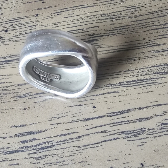 Tiffany & Co. Vintage Leaf Ring - Picture 5 of 9